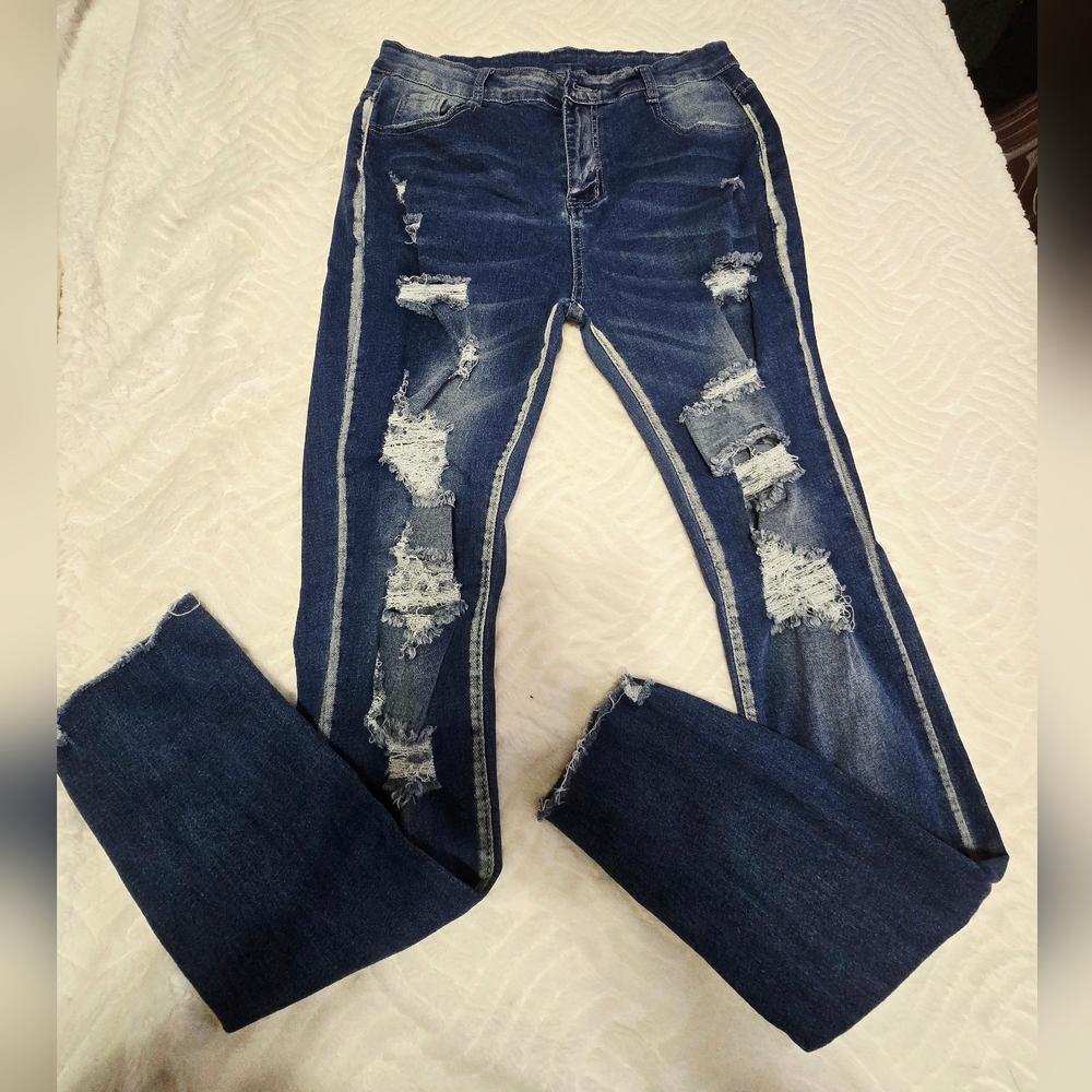 Distressed & Ripped High Rise Skinny Jeans. S